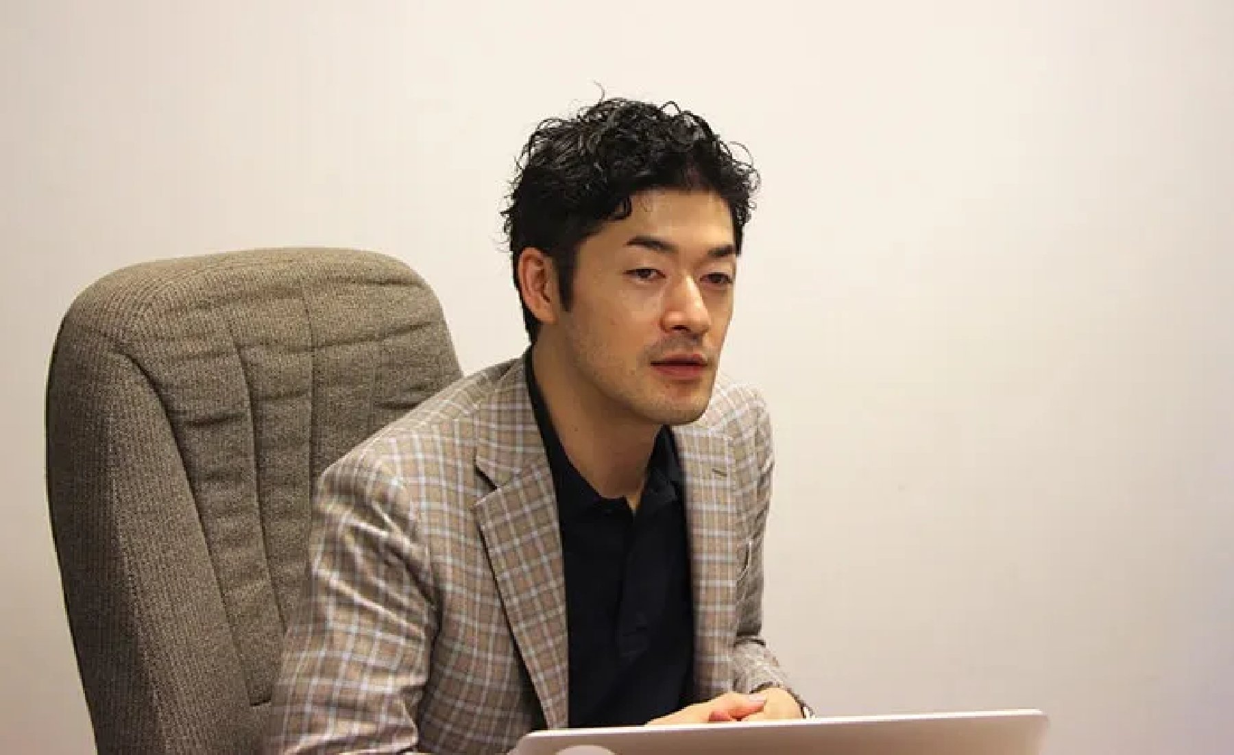 地主氏